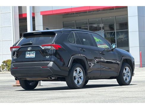 Used 2024 Toyota RAV4 XLE w/ Weather Package AWD/4WD image 4