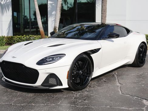 Used 2019 Aston Martin DBS Superleggera image 22
