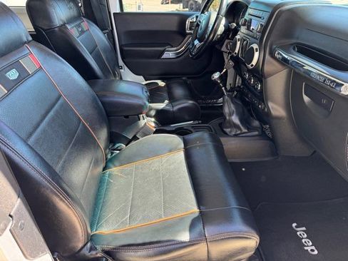 Used 2011 Jeep Wrangler Sahara w/ Connectivity Group image 15