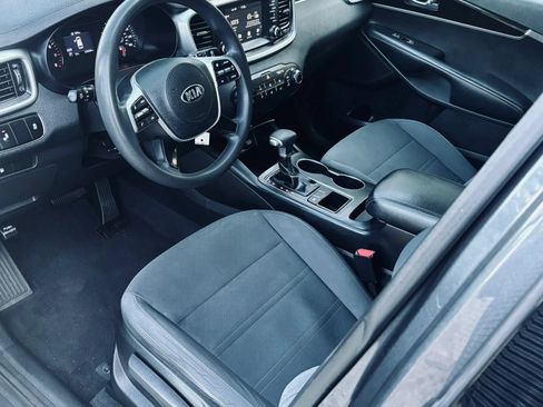 Used 2020 Kia Sorento LX FWD image 21