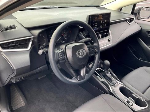 Used 2025 Toyota Corolla LE image 14