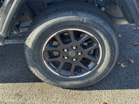 Certified 2023 Jeep Gladiator Overland image 11