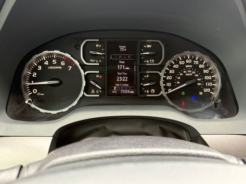Used 2020 Toyota Tundra SR5 w/ SR5 Upgrade Package AWD/4WD image 9