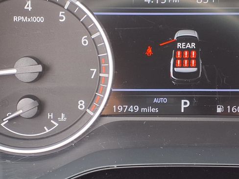 Used 2024 Nissan Pathfinder SV image 20