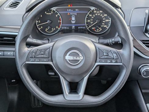 Used 2024 Nissan Altima 2.5 SV FWD image 11