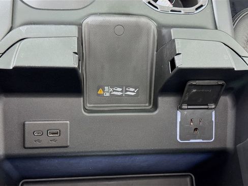 Used 2024 GMC Sierra 3500 Denali w/ Denali Reserve Package image 18