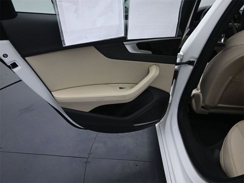 Used 2023 Audi A4 2.0T Premium Plus image 17