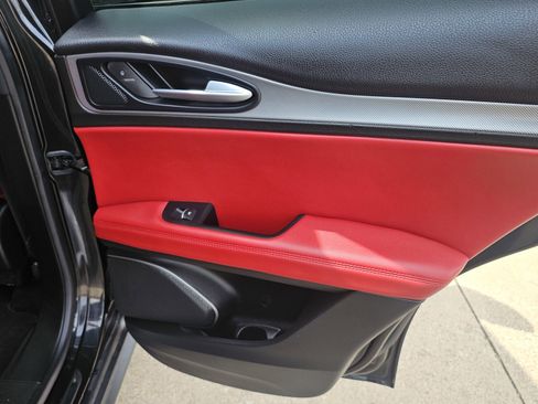 Used 2019 Alfa Romeo Stelvio Ti Sport w/ Quick Order Package 22S Sport image 33