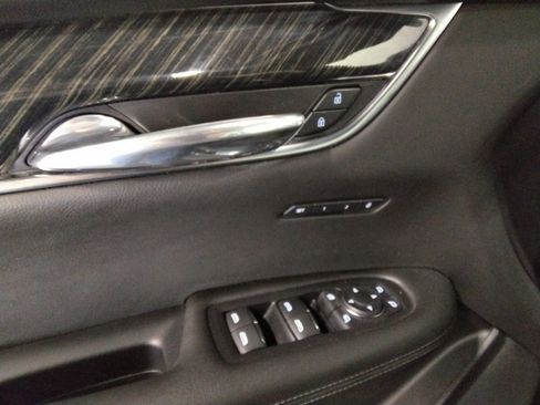 Used 2022 Cadillac XT6 Premium Luxury image 27