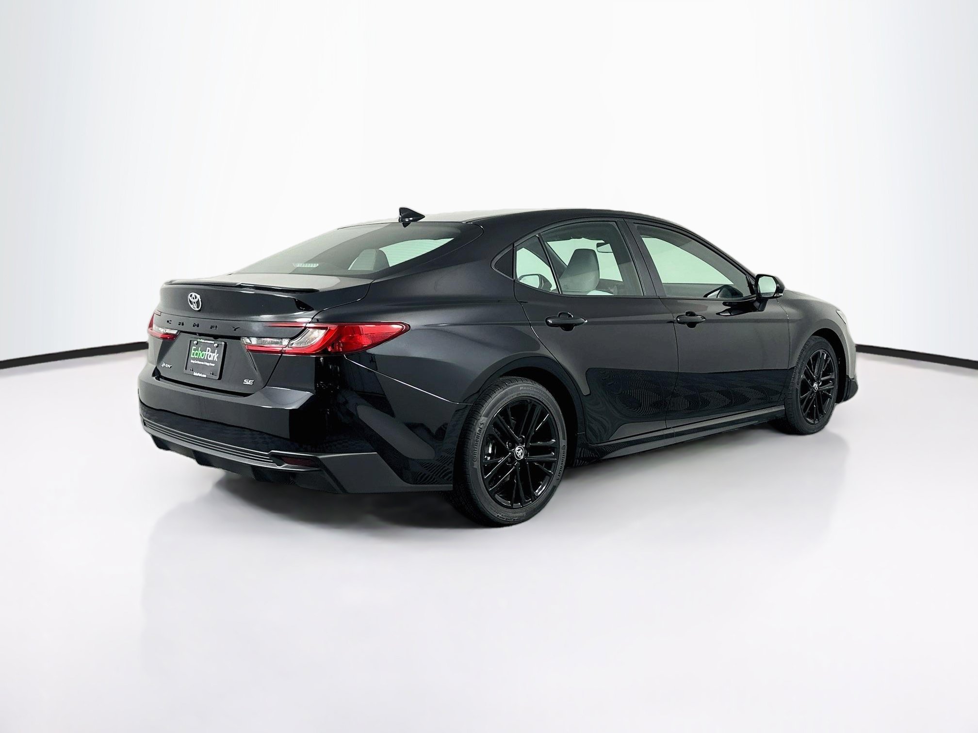 Used 2026 Toyota Camry SE w/ Convenience Package FWD image 9