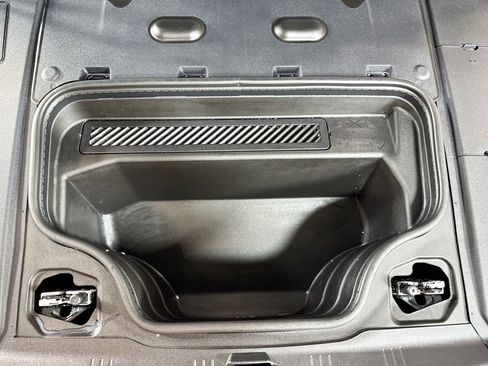 Used 2025 Audi A6 e-tron Premium Plus w/ Premium Plus image 28