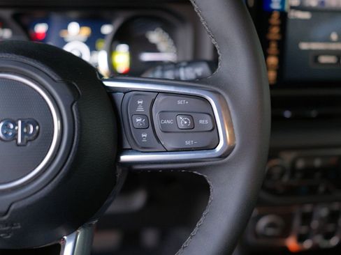 Used 2025 Jeep Wrangler Sahara w/ Safety Group image 15