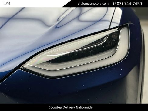 Used 2022 Tesla Model X image 12