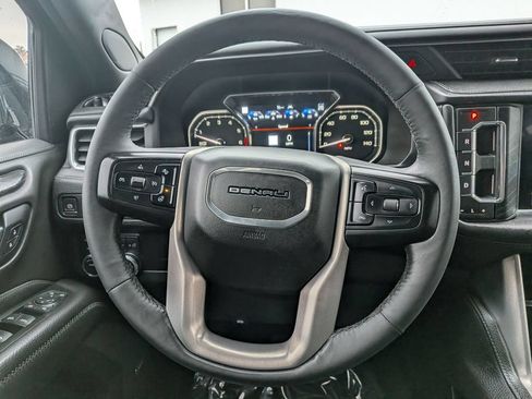 Used 2021 GMC Yukon XL Denali AWD/4WD image 18