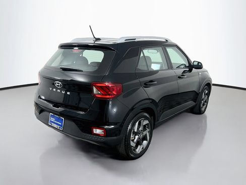 Certified 2026 Hyundai Venue SEL FWD image 7