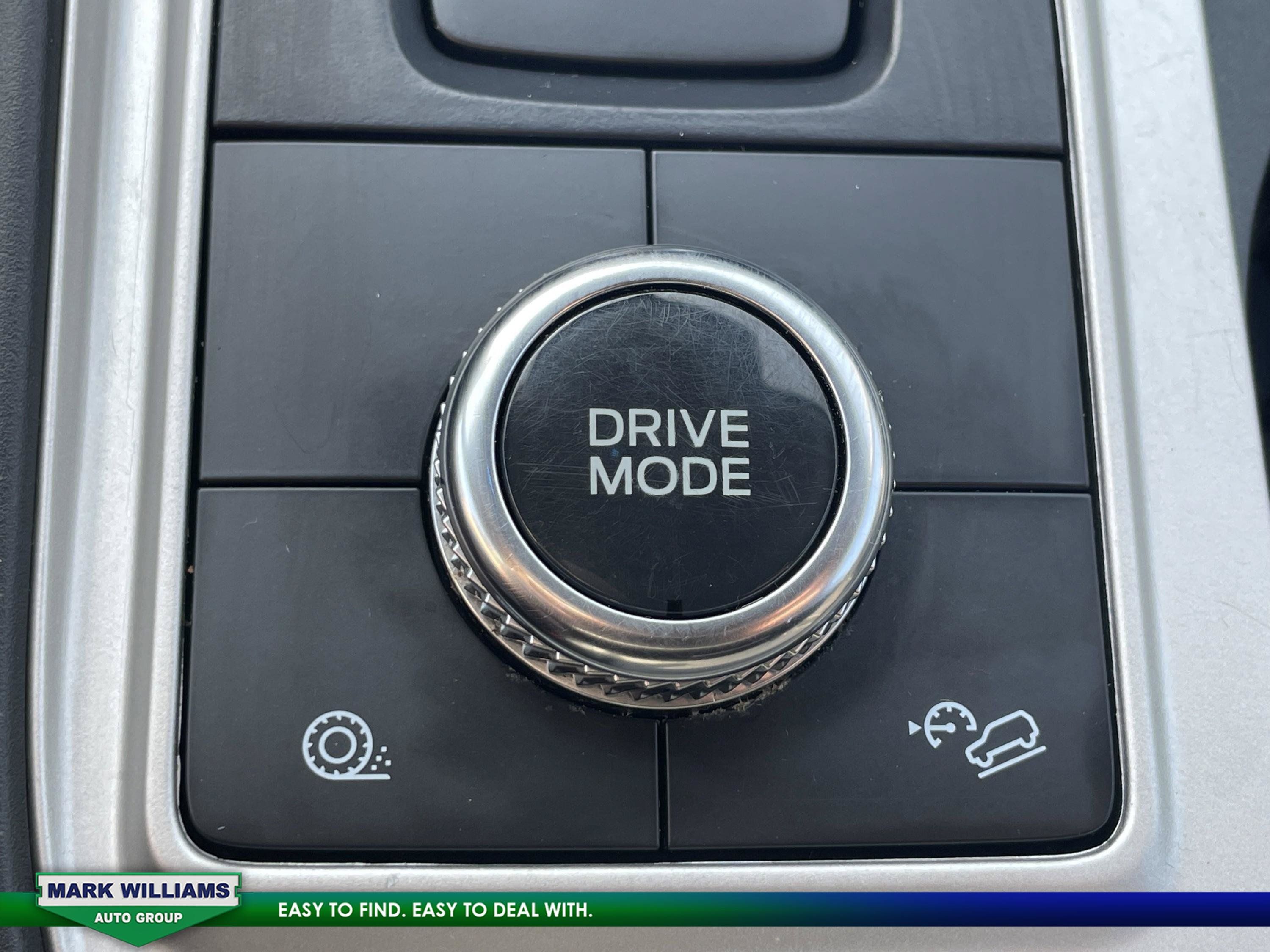 Used 2022 Ford Explorer XLT AWD/4WD image 25
