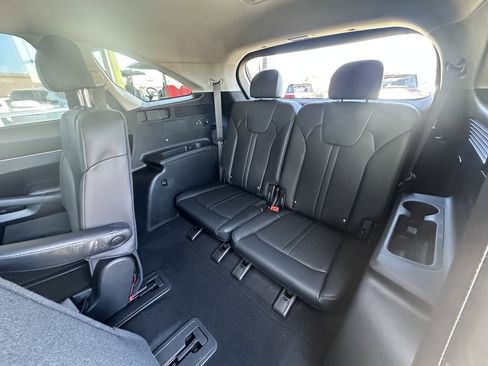 Used 2023 Kia Sorento EX image 33