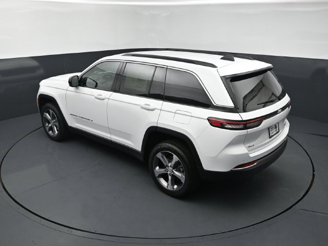 New 2026 Jeep Grand Cherokee Limited AWD/4WD image 16