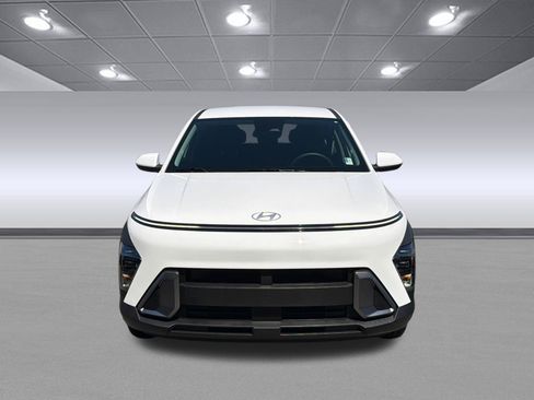 Used 2026 Hyundai Kona SE FWD image 2