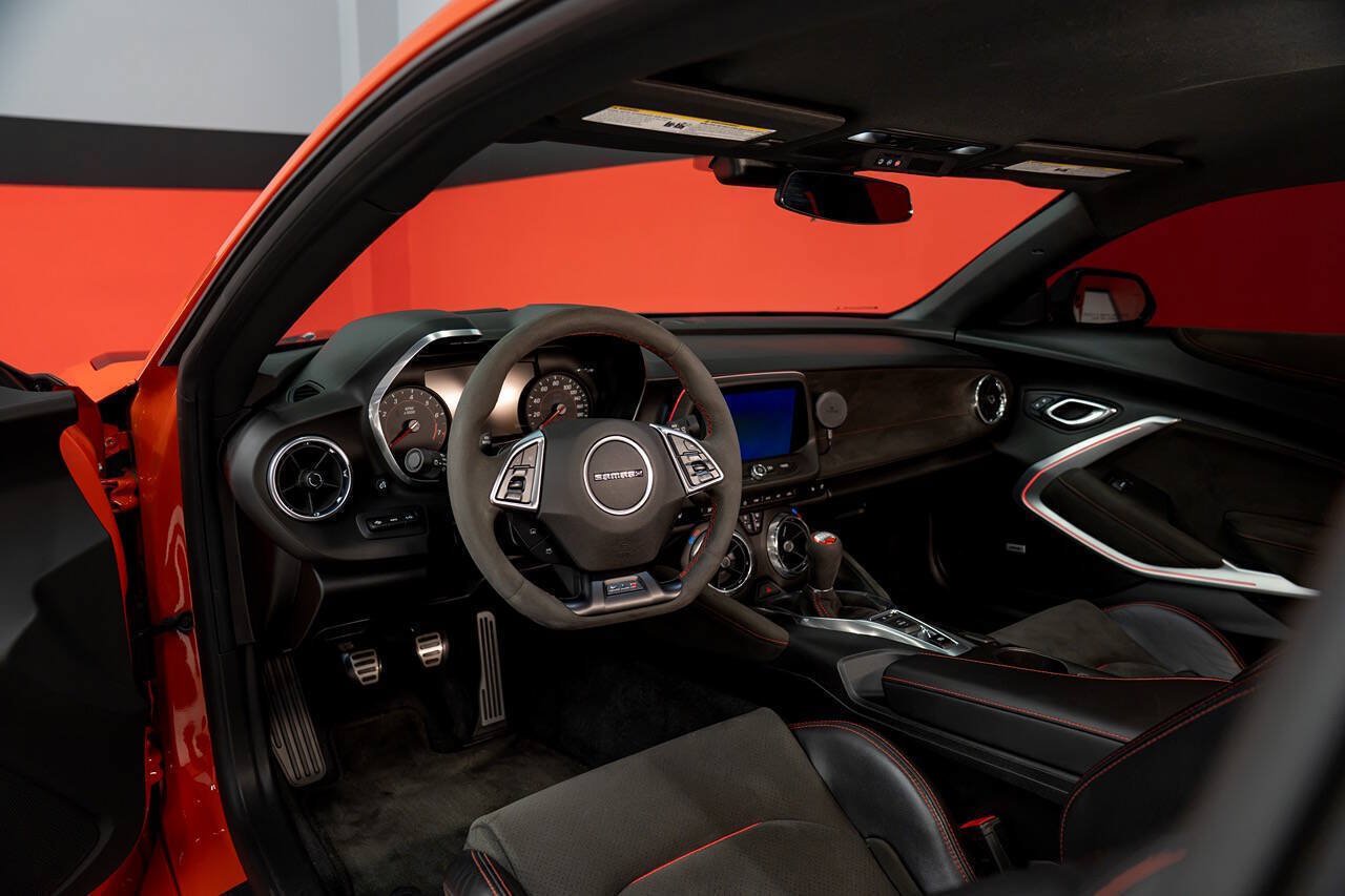 Used 2019 Chevrolet Camaro ZL1 RWD image 37