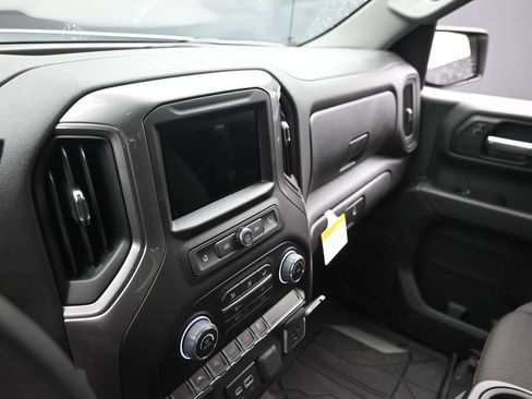New 2026 Chevrolet Silverado 1500 Custom w/ LPO, Dark Essentials Package AWD/4WD image 17