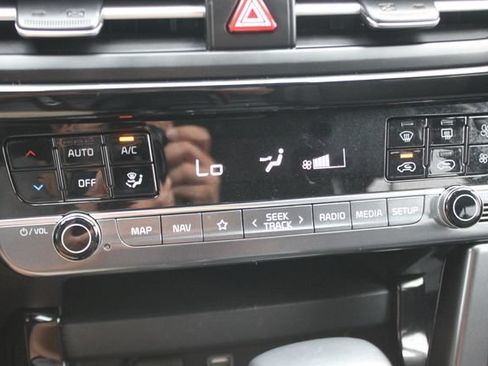Used 2025 Kia Seltos S AWD/4WD image 9