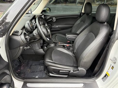 Used 2020 MINI Cooper 2-Door Hardtop FWD image 13
