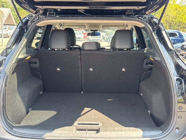 Used 2025 Nissan Kicks SR FWD image 12