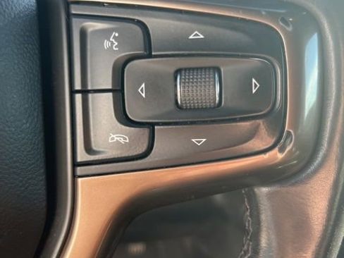 Used 2019 Chevrolet Silverado 1500 High Country w/ Technology Package AWD/4WD image 15