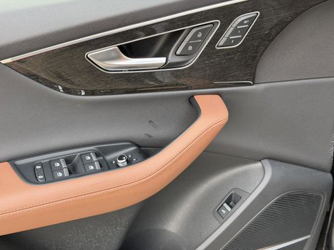 Used 2023 Audi Q7 Premium Plus w/ Premium Plus Package image 10