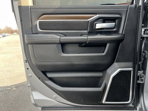 Used 2022 RAM 2500 Laramie w/ Body Color Bumper Group image 27