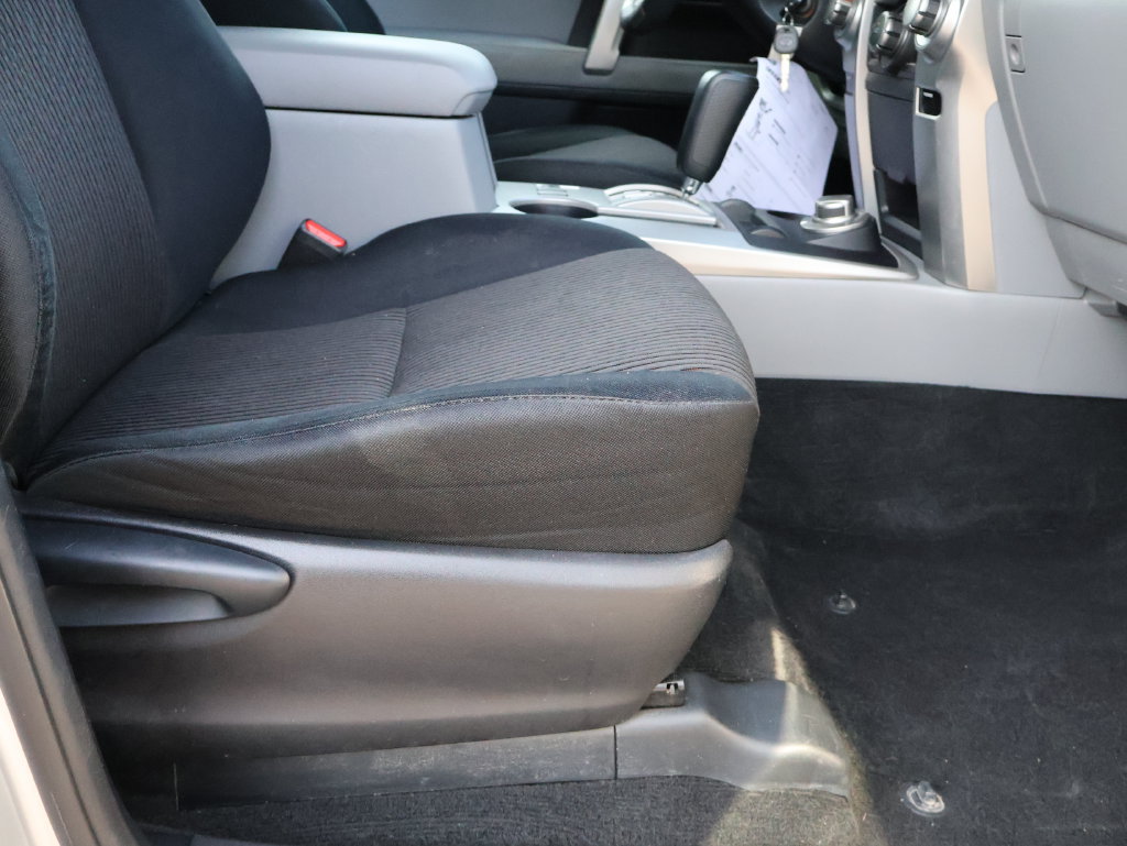 Used 2013 Toyota 4Runner SR5 AWD/4WD image 10