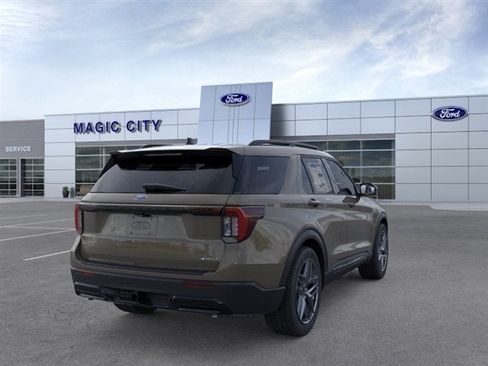 New 2026 Ford Explorer ST-Line w/ ST-Line Street Pack AWD/4WD image 8