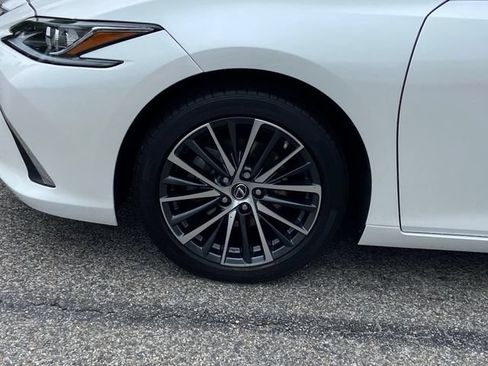 Certified 2023 Lexus ES 350 w/ Premium Package FWD image 11
