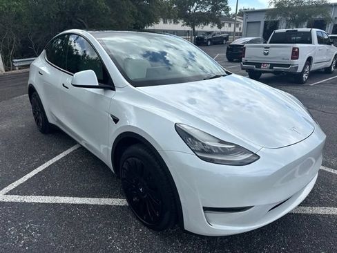 Used 2023 Tesla Model Y Long Range AWD/4WD image 3