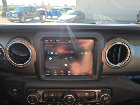 Used 2019 Jeep Wrangler Unlimited Rubicon image 17