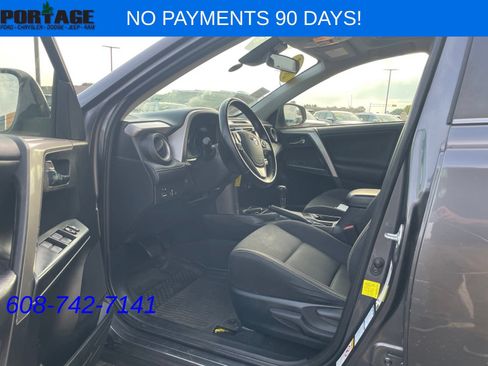 Used 2017 Toyota RAV4 XLE AWD/4WD image 11