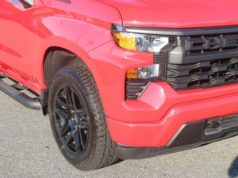 Used 2025 Chevrolet Silverado 1500 Custom w/ Turbomax Blackout Package AWD/4WD image 9