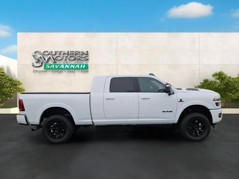 Used 2025 RAM 2500 Limited AWD/4WD image 6