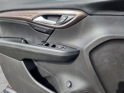 Used 2022 Buick Envision Avenir w/ Technology Package II image 7