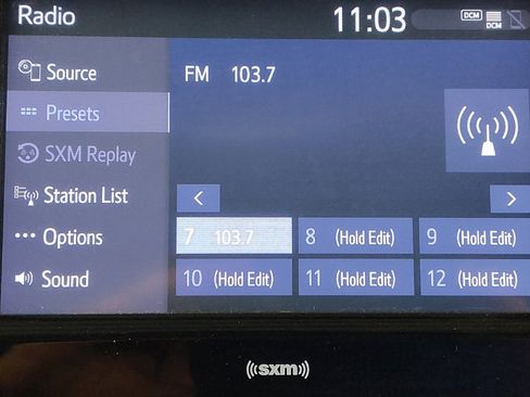 Used 2020 Toyota Camry SE image 25