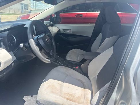Used 2020 Toyota Corolla LE FWD image 7