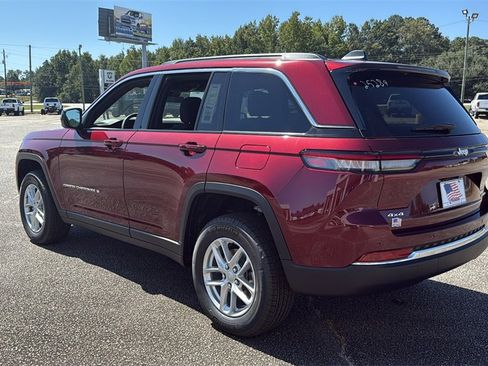 New 2025 Jeep Grand Cherokee Laredo X image 6