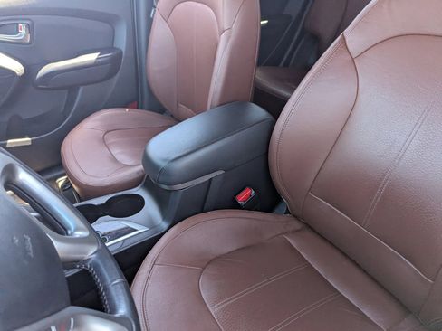 Used 2012 Hyundai Tucson Limited w/ Premium Pkg image 19