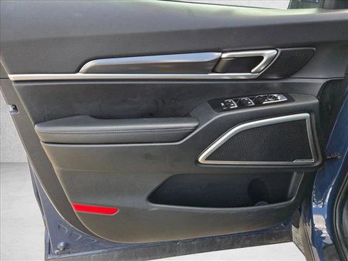 Used 2025 Kia Telluride S image 11