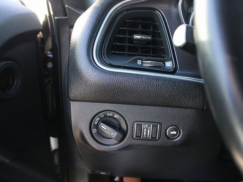 Used 2016 Dodge Challenger R/T image 20