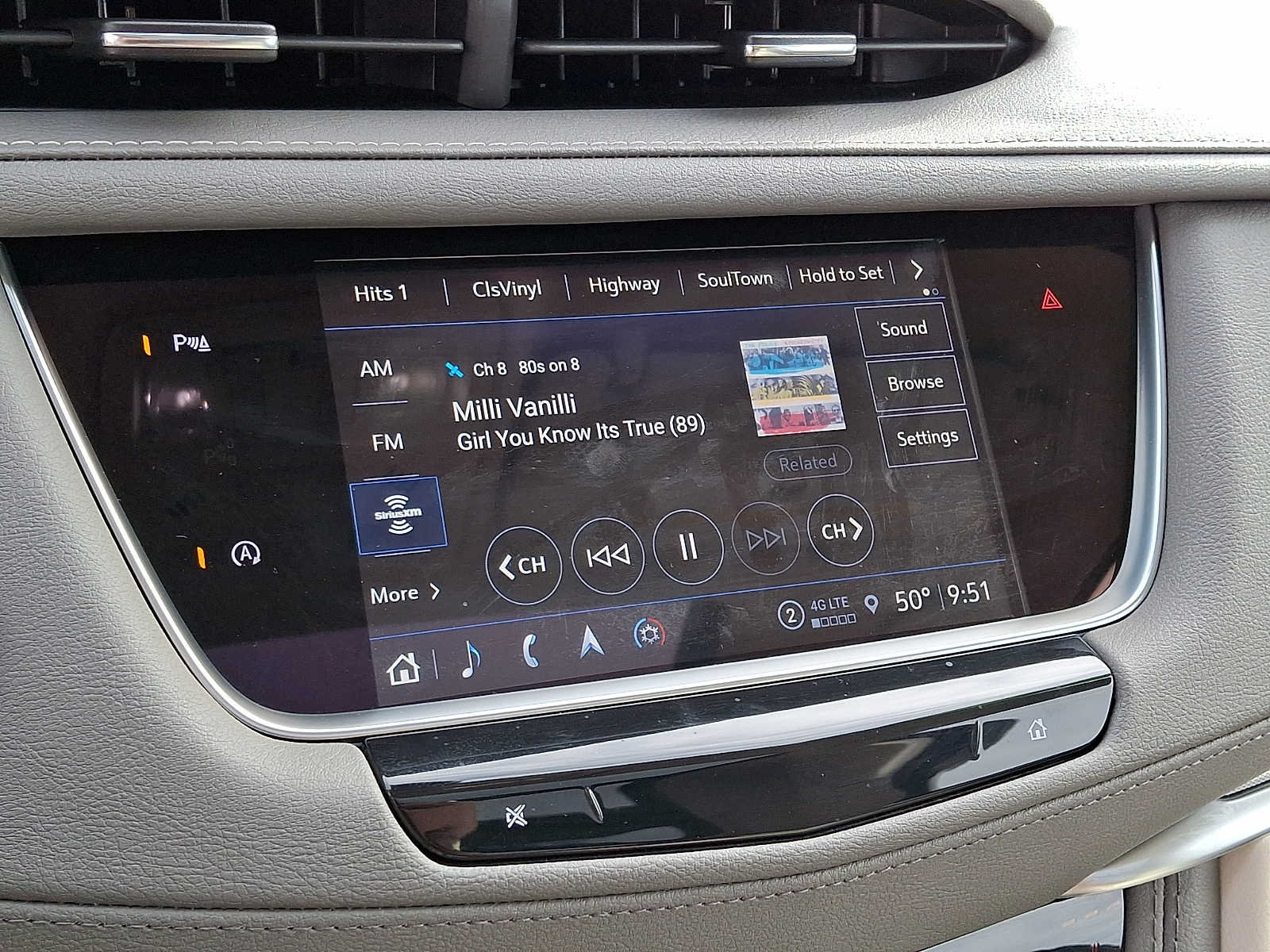 Used 2024 Cadillac XT5 Premium Luxury w/ LPO, Floor Liner Package AWD/4WD image 18