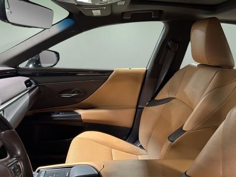 Used 2019 Lexus ES 350 w/ Premium Package image 12