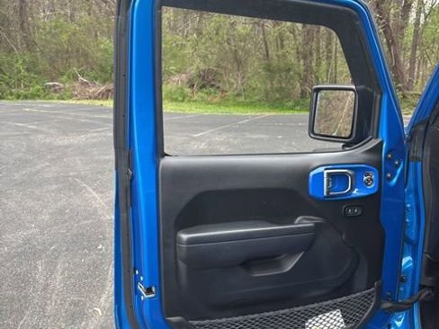 Used 2024 Jeep Wrangler Willys image 13