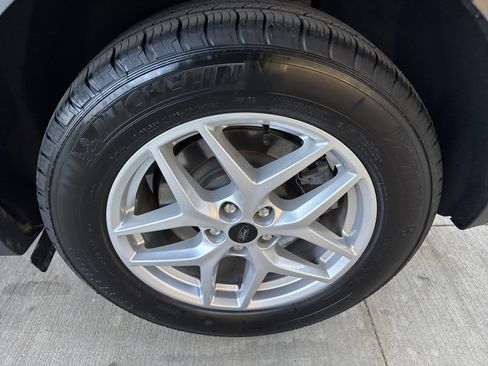 Certified 2024 Ford Edge SEL w/ Convenience Package image 18